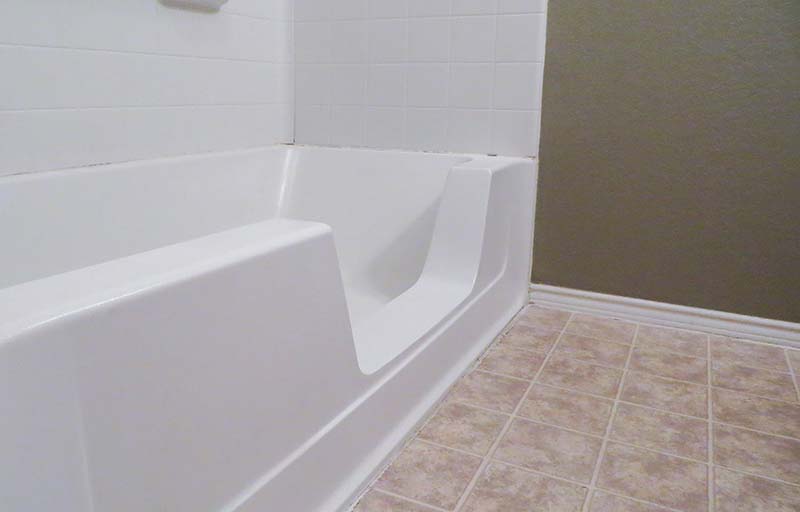 Tub cut down front ledge